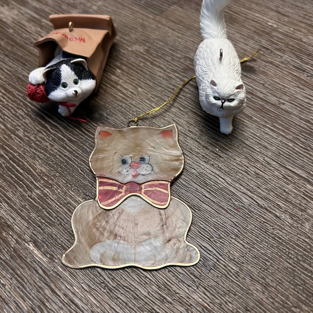 Lot of 3 Cat Christmas Ornaments Meow Mart Bag White Persian & Kitty‎ Bow Tie